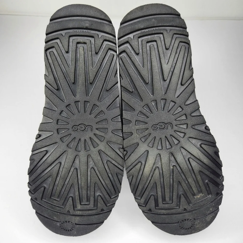 UGG Neumel Black Suede 10 Mens Chukka Boot